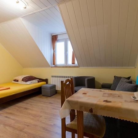 Dworek Julia - Klimatyzowane Komfortowe Pokoje Nad Solina - Bieszczady Polańczyk Buitenkant foto